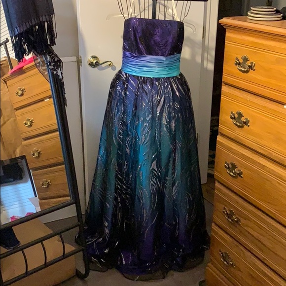 David's Bridal Dresses & Skirts - 🔥David’s Bridal prom dress final price🌸🌸